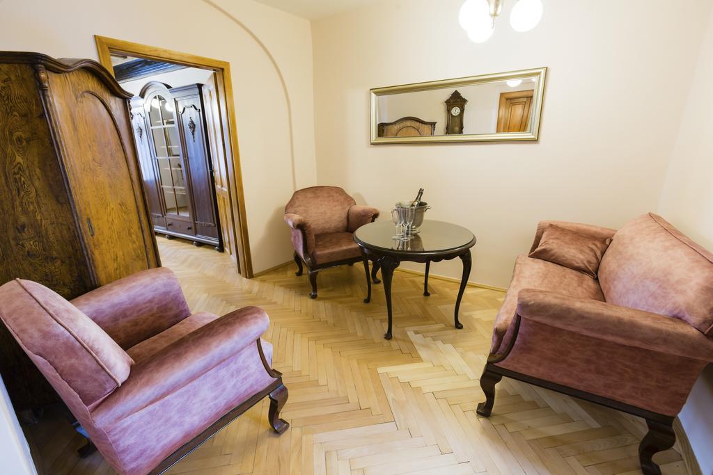 Apartments U Krale Brabantskeho Прага Стая снимка