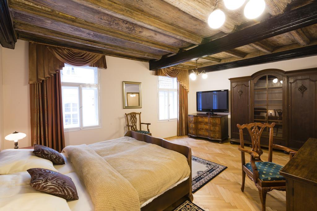 Apartments U Krale Brabantskeho Прага Стая снимка