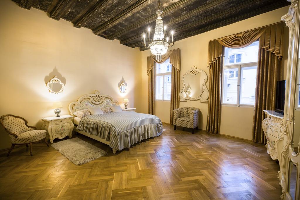 Apartments U Krale Brabantskeho Прага Стая снимка